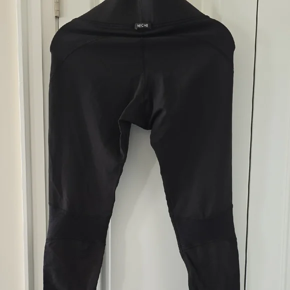 MICHI Classic Black Leggings Front Seam Detail Size M - Picture 5 of 5